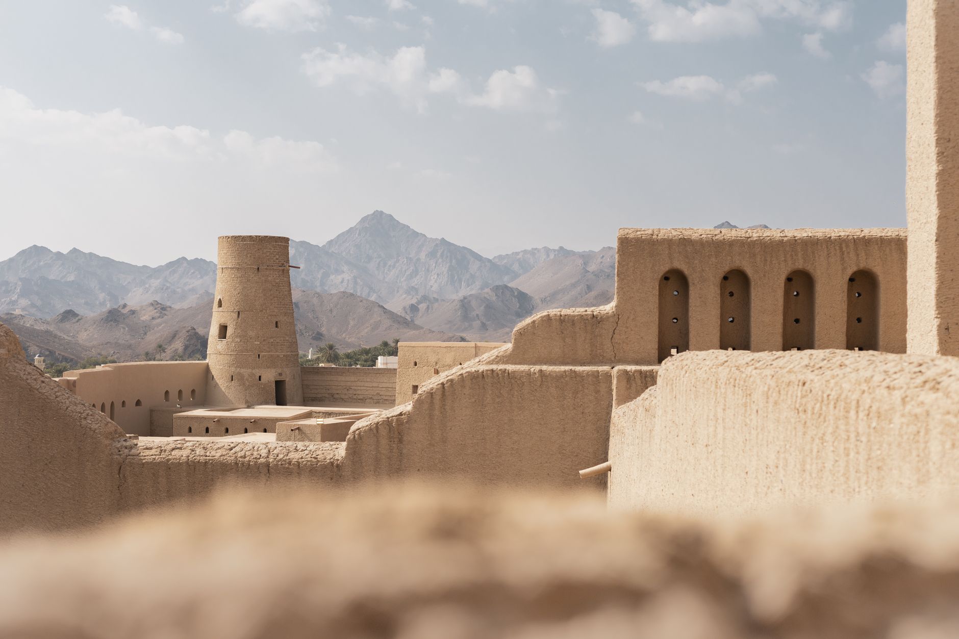 Nizwa fort and the Hajar mountains